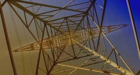 5. ¿Qué precauciones de seguridad debo tomar al usar un paellero eléctrico?